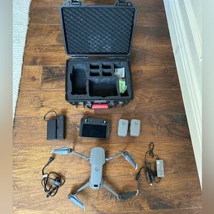 DJI Mavic 2 Pro Drone + Smart Controller + Case + 2 extra batteries